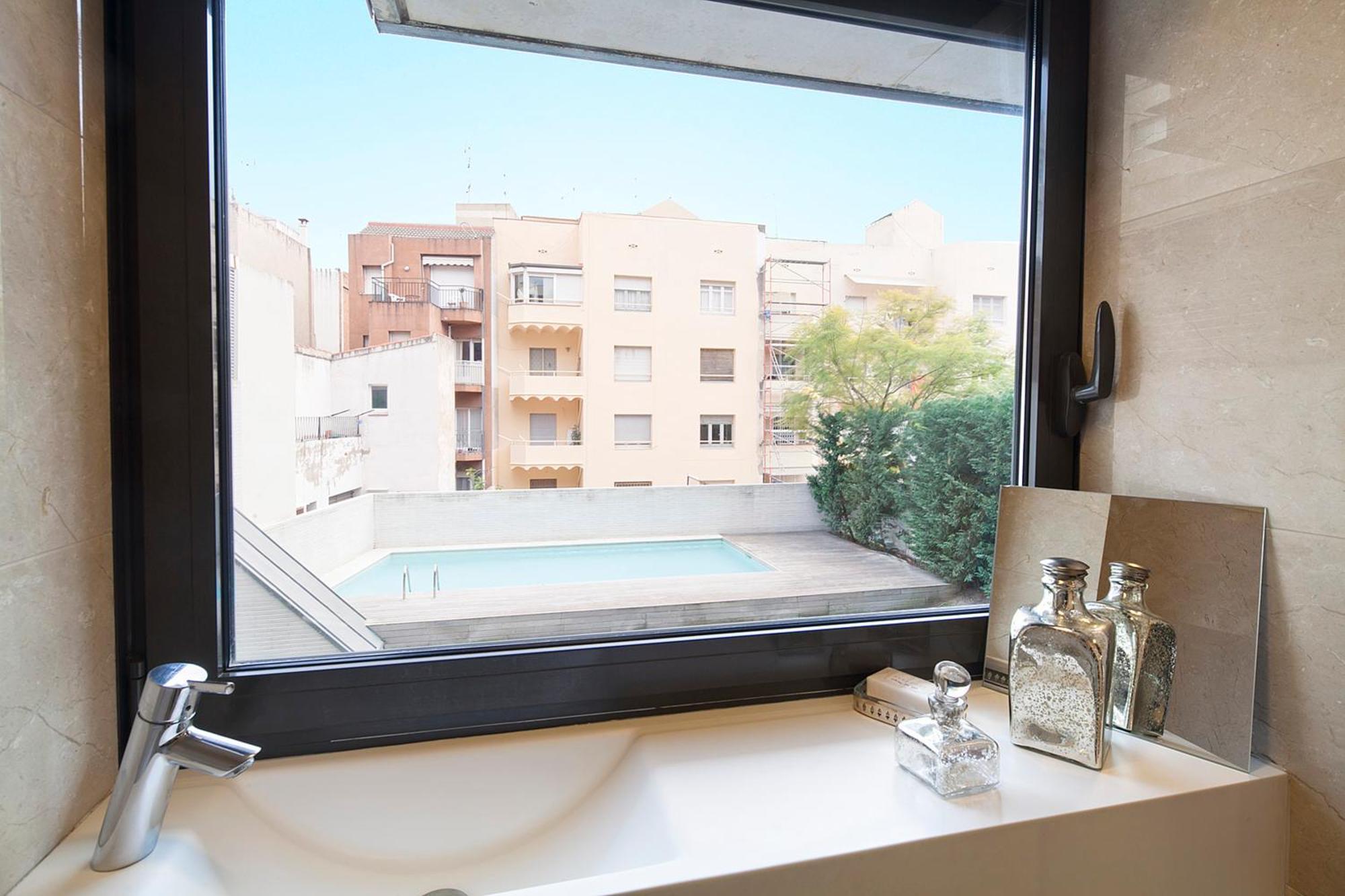My Space Emirates - Splendid Apartment With Terrace And Pool Near Park Gueell Barcelona Exterior foto